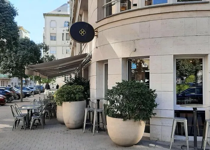 Cleopatra * Budapest