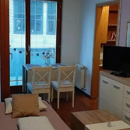 Apartment Cleopatra